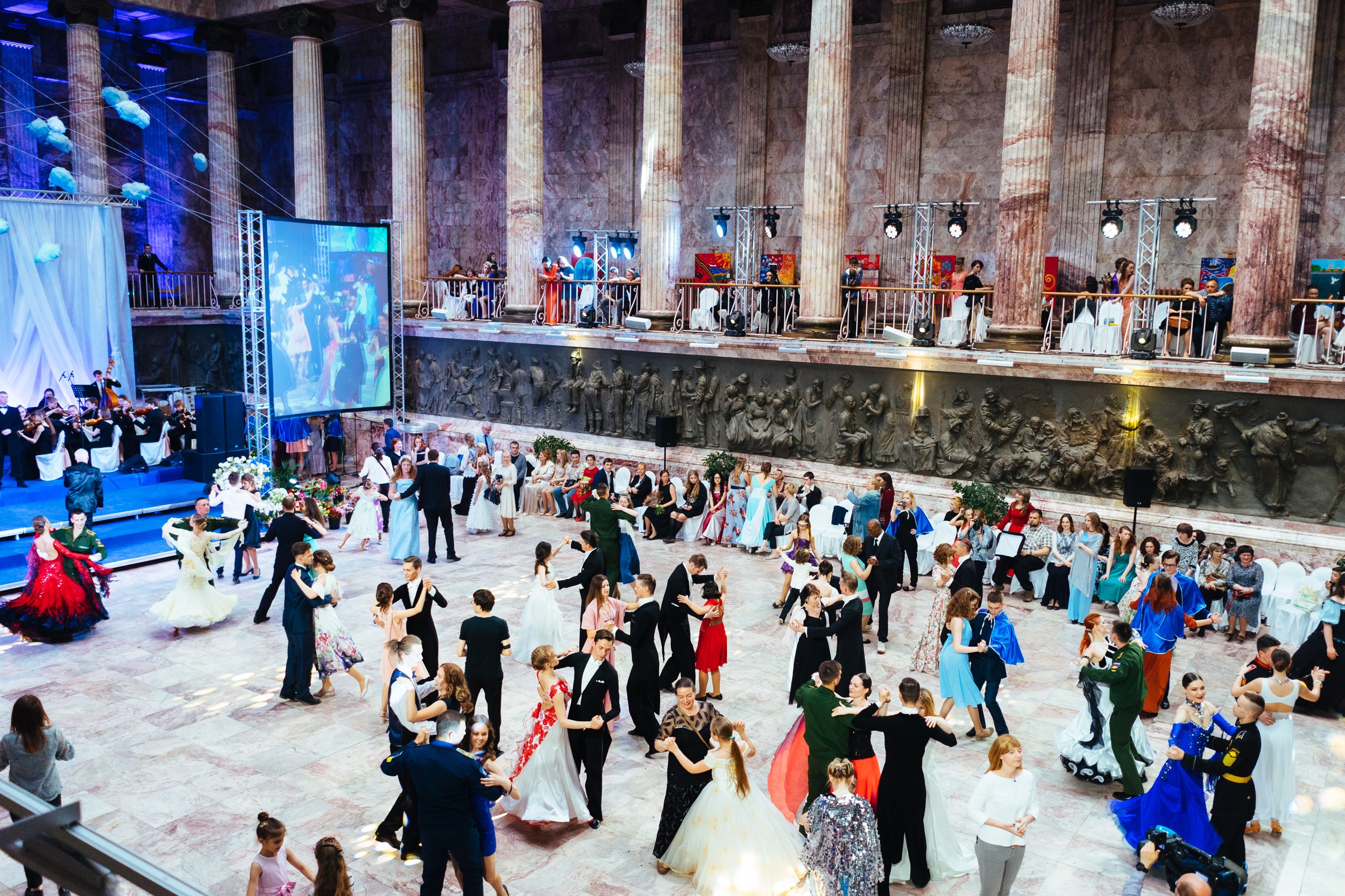 Бала сели бала. Бал в Петербурге. Этнографическом музее танцы СПБ. Жстель проводит балы в Санкт-Петербурге в этнографическо. Музеии 2023.