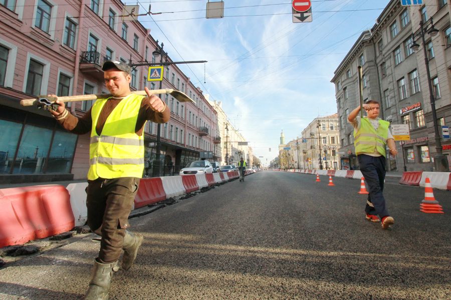 На Московском проспекте укладывают новый асфальт | ФОТО АВТОРА