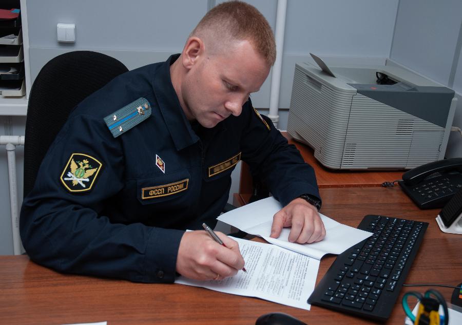 В пользу пенсионера, получившего тяжёлую травму после конфликта с кассиром, взыскана компенсация | ФОТО предоставлено пресс-службой ГУФССП России по г. Санкт-Петербургу