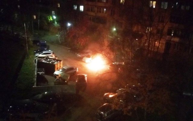 В Красногвардейском районе ночью сгорела иномарка | Фото: Группа «ДТП и ЧП. Санкт-Петербург»