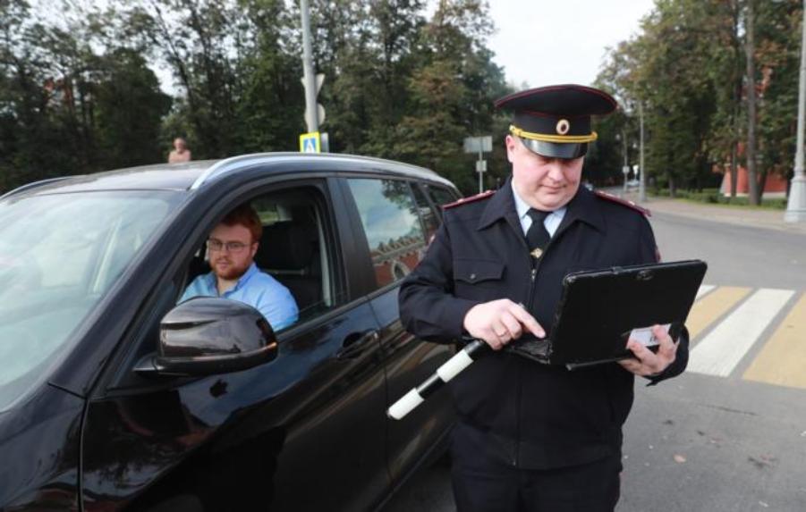 В МВД объяснили, когда могут освободить от ответственности за нарушение ПДД | ФОТО Сергея ФАДЕИЧЕВА/ ТАСC