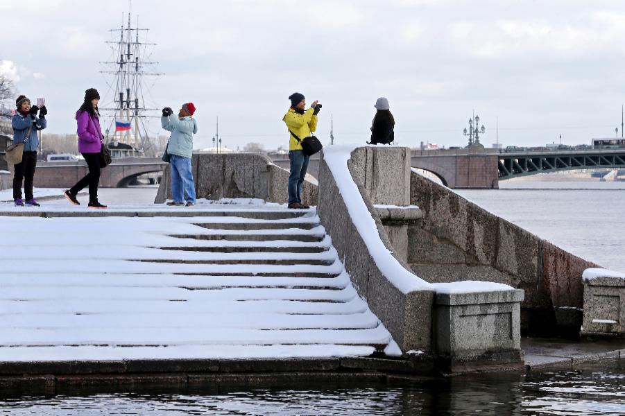 Петербург стал одним из самых популярных регионов России во время новогодних каникул | ФОТО Александра ДЕМЬЯНЧУКА/ТАСС