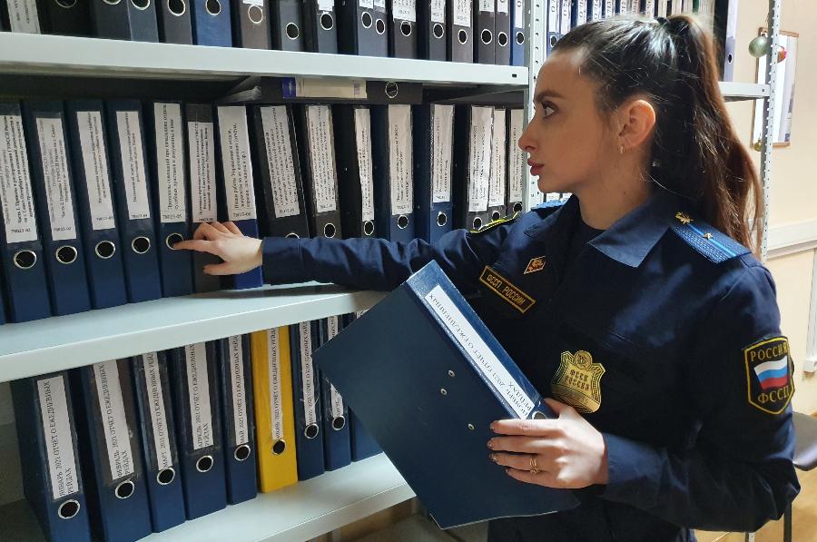 Петербуржец устроился на работу и погасил долг по алиментам | ФОТО ГУФССП России по Санкт-Петербургу