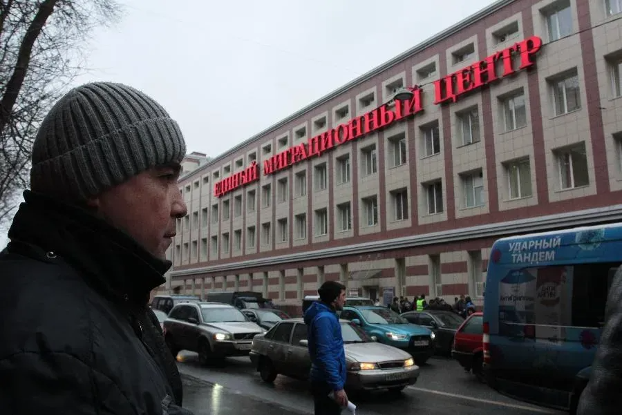 В Петербурге вынесен приговор организатору фиктивных браков для мигрантов из Афганистана | ФОТО Дмитрия СОКОЛОВА