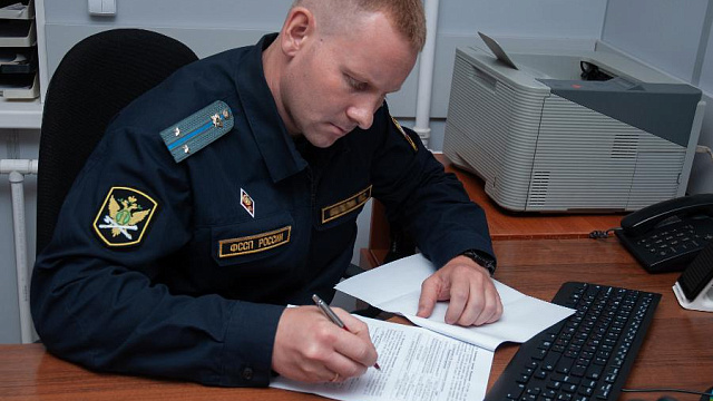 В пользу пенсионера, получившего тяжёлую травму после конфликта с кассиром, взыскана компенсация