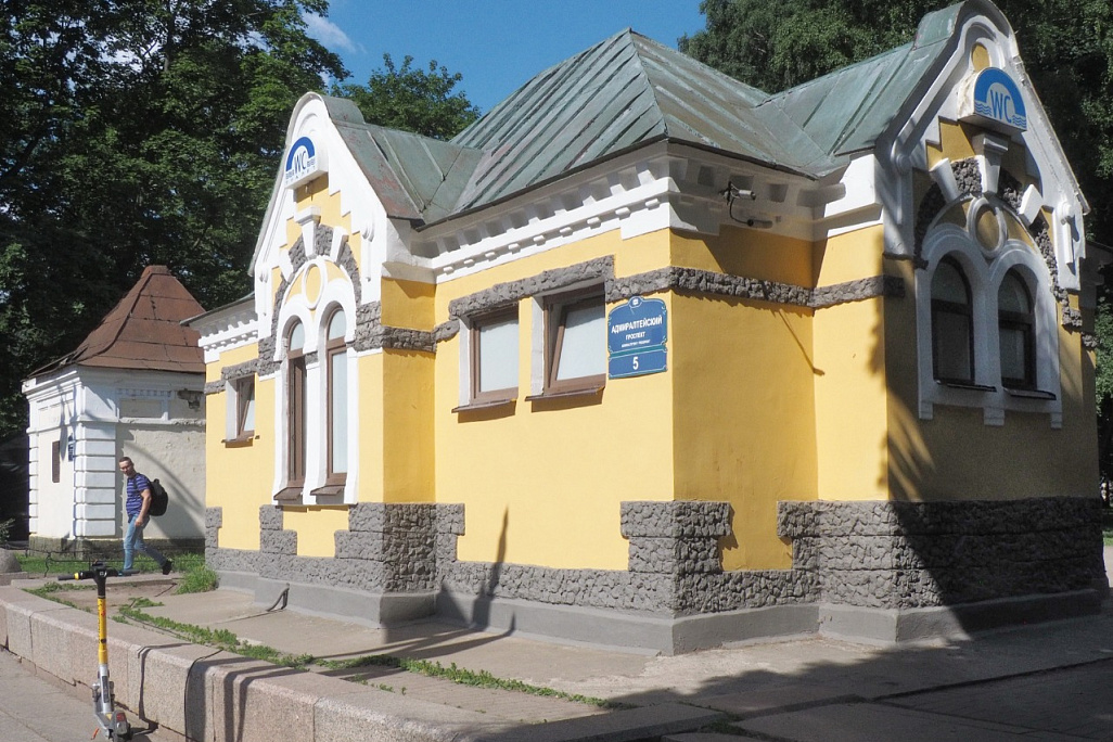 Верблюд и античные стражи: прогулка по Петербургу | 