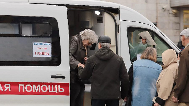 В Петербурге открыты мобильные пункты вакцинации у метро и вокзалов