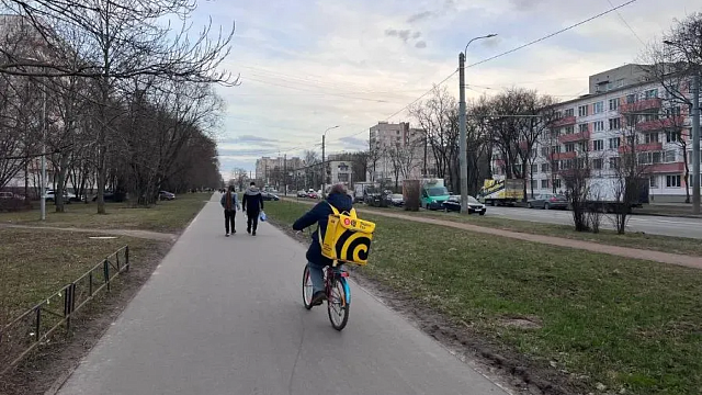 Больше не прокатит: в Северной столице нашли управу на курьеров