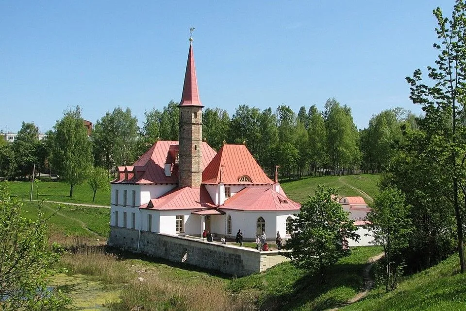Губернатор Ленобласти хочет забрать Приоратский дворец у города | Фото: Википедия / Артём Топчий / CC BY-SA 3.0