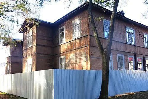 Графский подарок причту  | Реставраторы уже вышли на площадку.<br>ФОТО АВТОРА