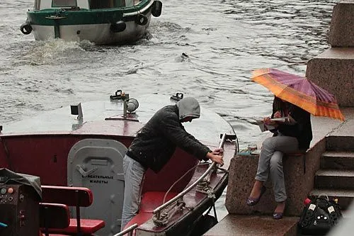 Следователь вышел на воду | ФОТО Александра ДРОЗДОВА