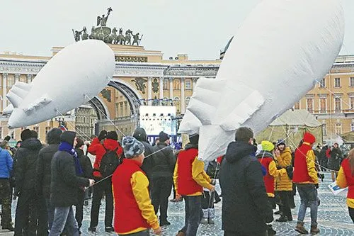 Уроки мужества на ленинградской улице | ФОТО Александра ДРОЗДОВА