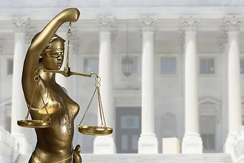 Одиночество в&nbsp;суде | ФОТО Andrey-Burmakin/shutterstock.com