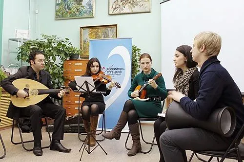 Где Нева впадает в Босфор  | Осень – время старта «культурной страды» на различных площадках Петербурга.<br>ФОТО предоставлено Русско-турецким культурным центром 