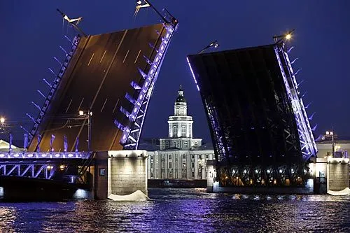Музыка разведенных мостов | ФОТО Александра НИКОЛАЕВА/ИНТЕРПРЕСС