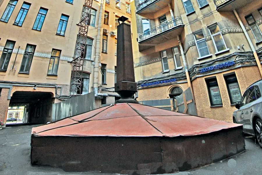 Фонтан во дворе дома Танского восстанавливать не будут | ФОТО Александра ДРОЗДОВА