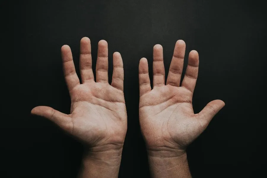 Смена рук на пользу голове. Для чего необходима нейрогимнастика? | ФОТО Luis Quintero on Unsplash