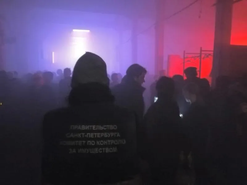 Более десятка баров и ночных клубов попались на нарушениях в ходе ковид-рейдов в Петербурге | Фото: VK / kkispb 