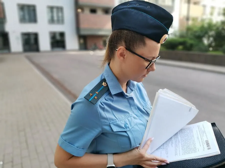 Судебные приставы вселили сына к отцу в их общую квартиру | ФОТО предоставлено пресс-службой ГУФССП России по г. Санкт-Петербургу