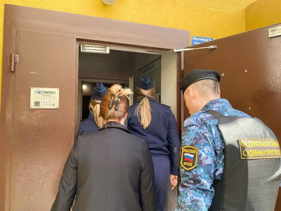 Судебные приставы помогли пенсионерке вселиться в коммунальную квартиру | ФОТО предоставлено пресс-службой ГУФССП России по г. Санкт-Петербургу
