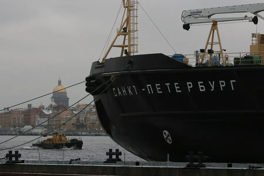 Остаемся зимовать. Как в Петербурге завершился сезон навигации-2018 | ФОТО Александра ДРОЗДОВА