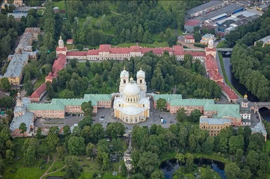 В Александро-Невской лавре обнаружили утерянную могилу | ФОТО Википедии / Andrew Shiva / CC BY-SA 4.0